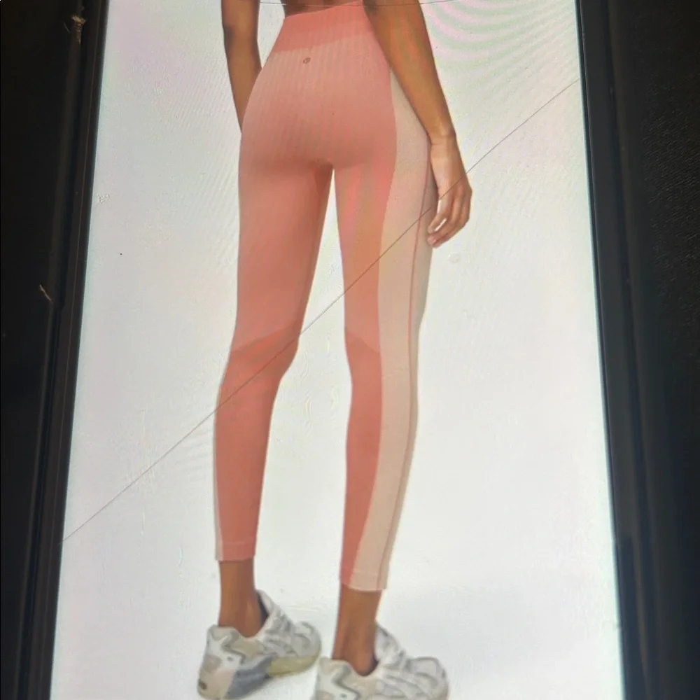 Lululemon Ebb to train Abstract Coral and Beige Leggings - Picture 6 of 14